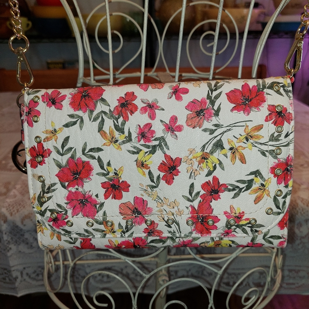 Jessica Simpson crossbody clutch